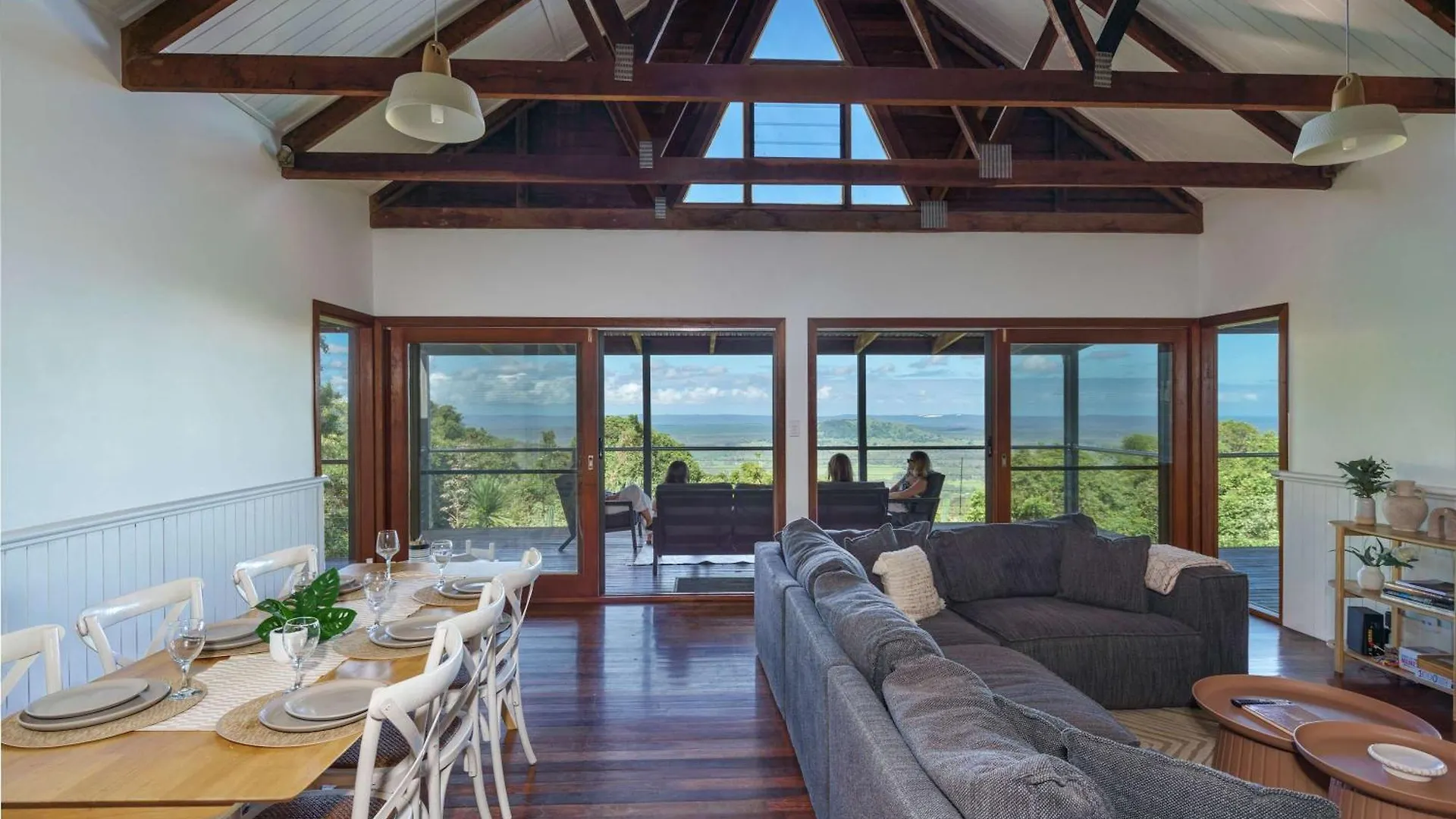 Mountain Retreat With Ocean Views And Fireplace Wolvi Australia