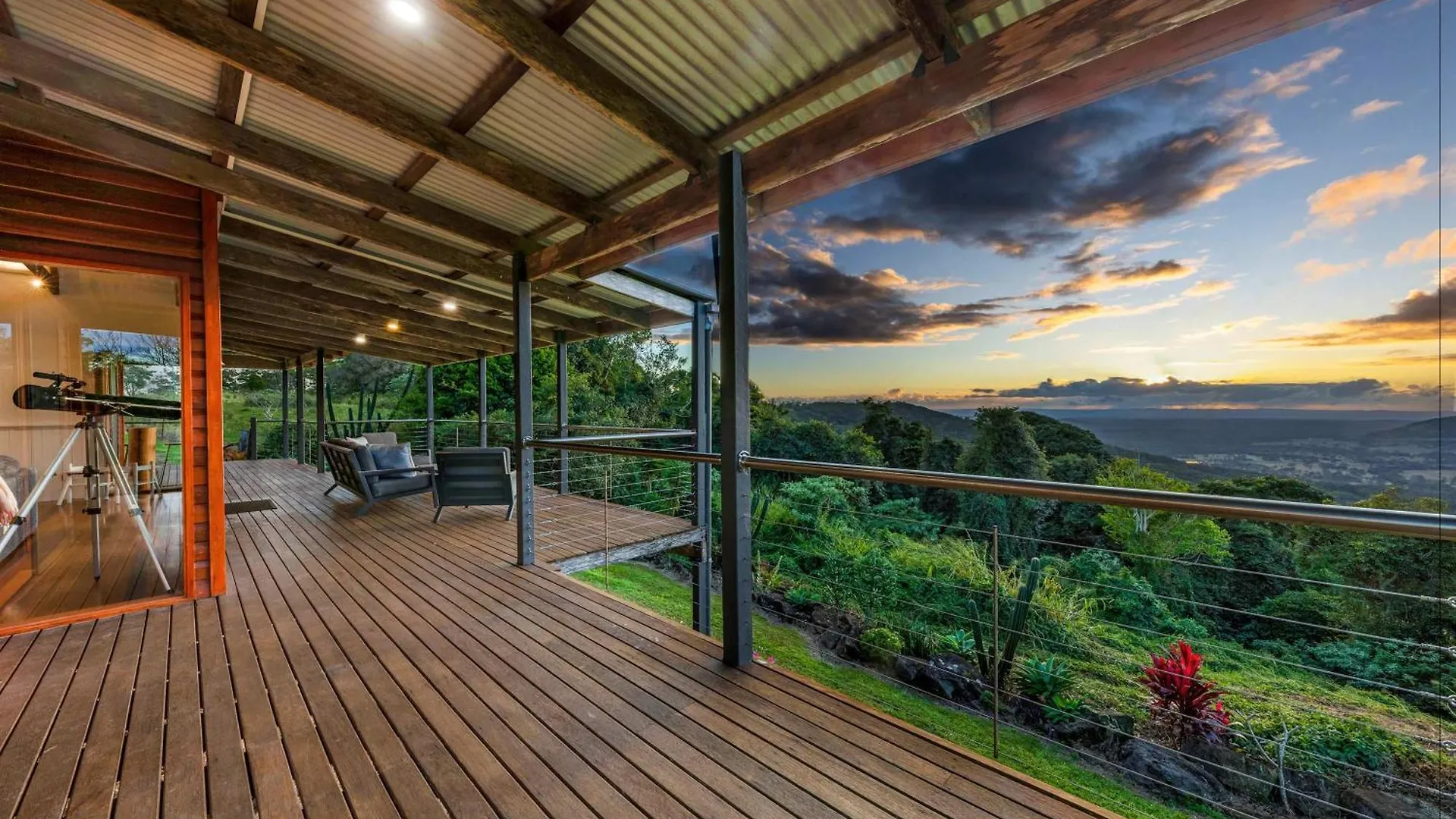 Mountain Retreat With Ocean Views And Fireplace Wolvi