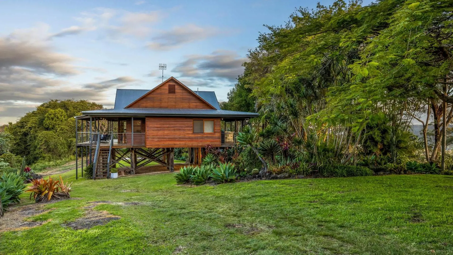 Mountain Retreat With Ocean Views And Fireplace Wolvi 0*,  Australia