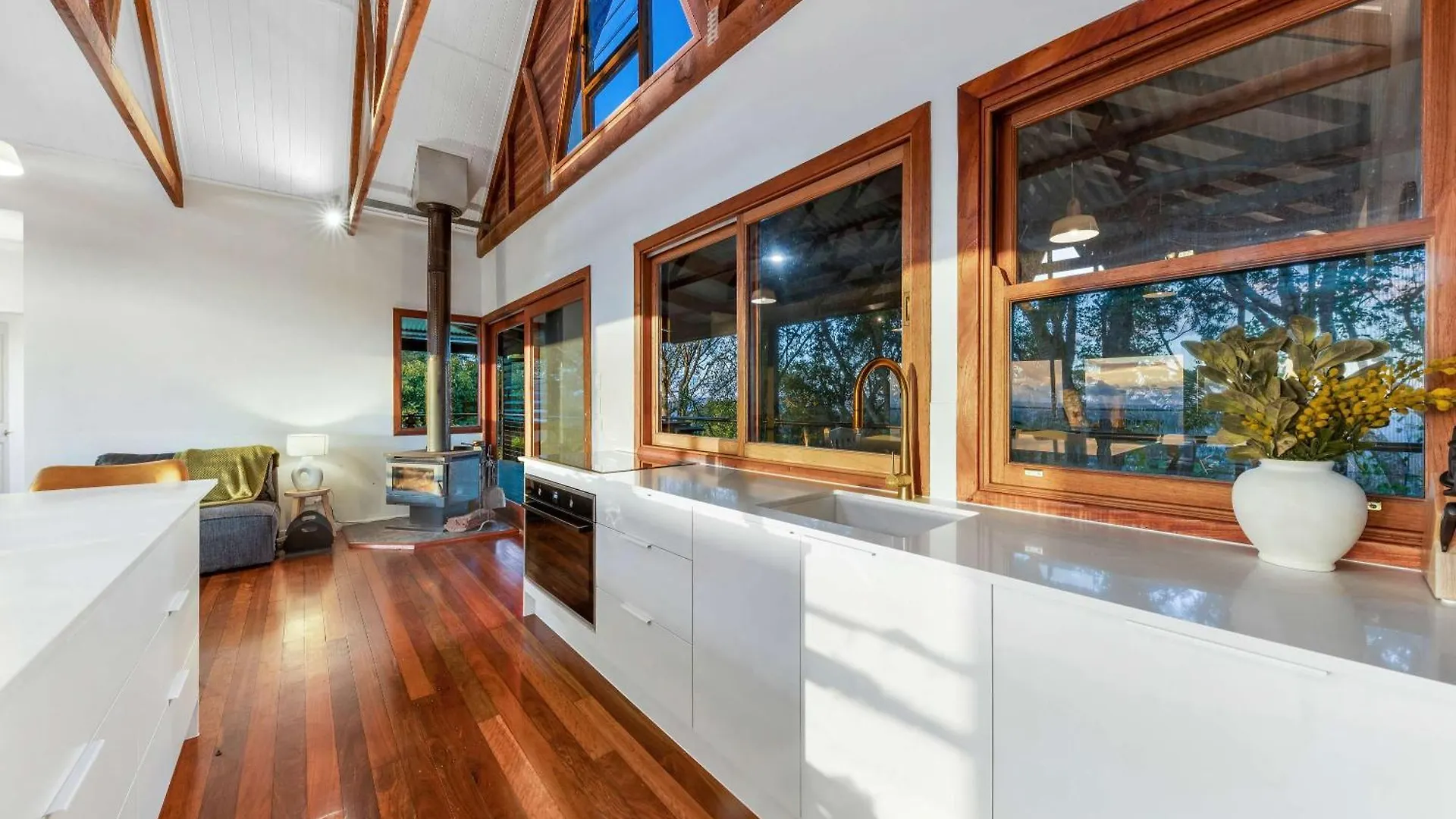 Mountain Retreat With Ocean Views And Fireplace Wolvi Holiday home