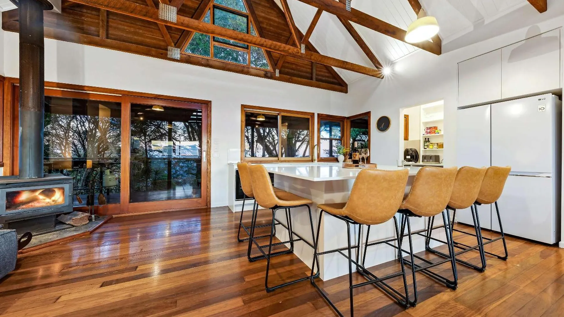 Holiday home Mountain Retreat With Ocean Views And Fireplace Wolvi